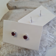 Load image into Gallery viewer, Garnet Stud Ear-ring