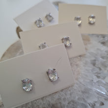 Load image into Gallery viewer, Clear Quartz Stud Ear-ring
