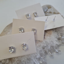 Load image into Gallery viewer, Clear Quartz Stud Ear-ring