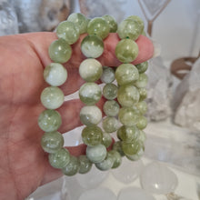Load image into Gallery viewer, Xiuyu Jade Bracelet