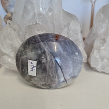 Load image into Gallery viewer, Purple Chalcedony Palmstone