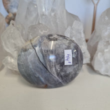 Load image into Gallery viewer, Purple Chalcedony Palmstone