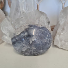 Load image into Gallery viewer, Purple Chalcedony Palmstone
