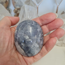 Load image into Gallery viewer, Purple Chalcedony Palmstone