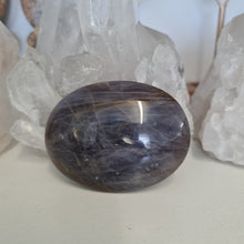Load image into Gallery viewer, Purple Chalcedony Palmstone