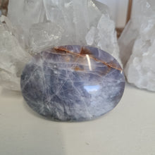 Load image into Gallery viewer, Purple Chalcedony Palmstone