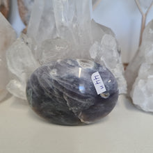 Load image into Gallery viewer, Purple Chalcedony Palmstone