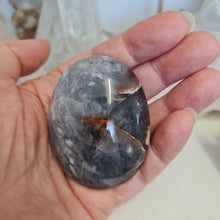 Load image into Gallery viewer, Purple Chalcedony Palmstone