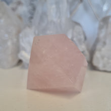 Load image into Gallery viewer, Rose Quartz Faceted Diamond