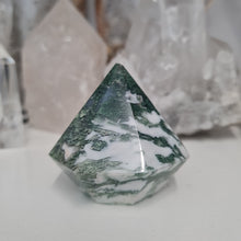 Load image into Gallery viewer, Moss Agate Faceted Diamond