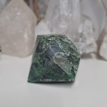 Load image into Gallery viewer, Moss Agate Faceted Diamond
