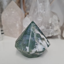 Load image into Gallery viewer, Moss Agate Faceted Diamond