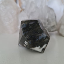 Load image into Gallery viewer, Moss Agate Faceted Diamond