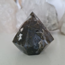 Load image into Gallery viewer, Moss Agate Faceted Diamond