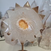 Load image into Gallery viewer, Druzy Agate Sun on Stand