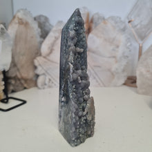 Load image into Gallery viewer, Grape Agate Tower