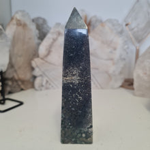 Load image into Gallery viewer, Grape Agate Tower
