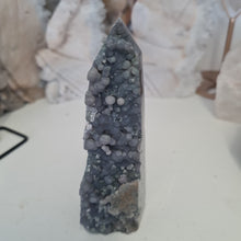 Load image into Gallery viewer, Grape Agate Tower