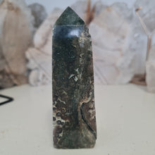 Load image into Gallery viewer, Grape Agate Tower