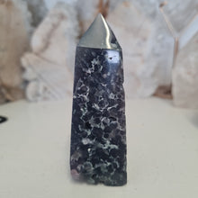 Load image into Gallery viewer, Grape Agate Tower