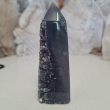 Load image into Gallery viewer, Grape Agate Tower