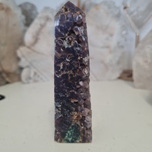 Load image into Gallery viewer, Grape Agate Tower