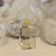 Load image into Gallery viewer, Citrine Point