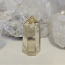Load image into Gallery viewer, Citrine Point