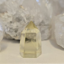 Load image into Gallery viewer, Citrine Point