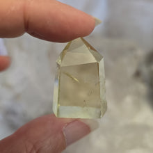 Load image into Gallery viewer, Citrine Point