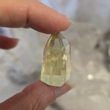 Load image into Gallery viewer, Citrine Point