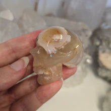 Load image into Gallery viewer, Flower Agate Skull