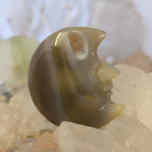 Load image into Gallery viewer, Agate Moon Face