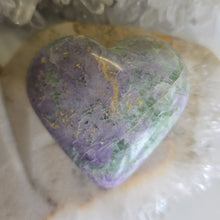 Load image into Gallery viewer, Serpentine Fluorite 'Bolivianite' Heart - A Grade