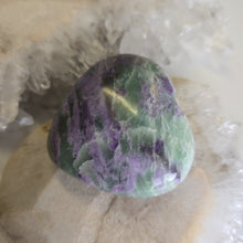 Load image into Gallery viewer, Serpentine Fluorite 'Bolivianite' Heart - A Grade