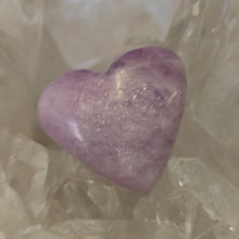Load image into Gallery viewer, Kunzite Heart