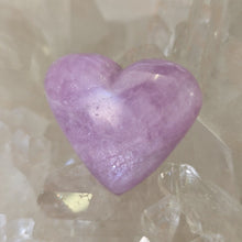 Load image into Gallery viewer, Kunzite Heart