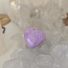 Load image into Gallery viewer, Kunzite Heart