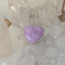 Load image into Gallery viewer, Kunzite Heart