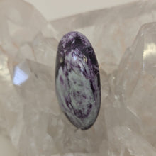 Load image into Gallery viewer, Kammererite Palmstone