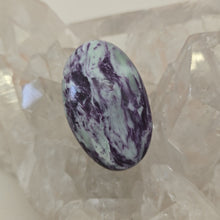 Load image into Gallery viewer, Kammererite Palmstone
