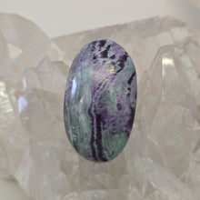 Load image into Gallery viewer, Kammererite Palmstone