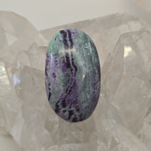 Load image into Gallery viewer, Kammererite Palmstone