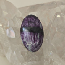 Load image into Gallery viewer, Kammererite Palmstone