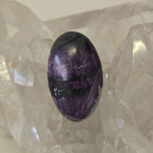 Load image into Gallery viewer, Kammererite Palmstone