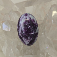 Load image into Gallery viewer, Kammererite Palmstone