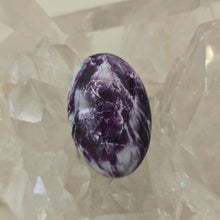 Load image into Gallery viewer, Kammererite Palmstone