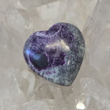 Load image into Gallery viewer, Kammererite Heart