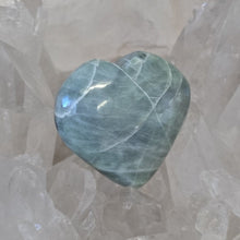 Load image into Gallery viewer, Kammererite Heart