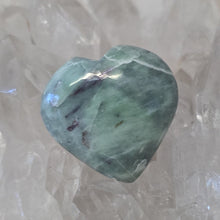 Load image into Gallery viewer, Kammererite Heart